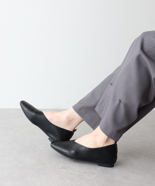 BLUEEAST(ブルーイースト)の「クッションスクエアトゥパンプス(パンプス・レディース・ブラック/シルバー/ゴールド・MEDIUM/LARGE)」の9枚目の写真