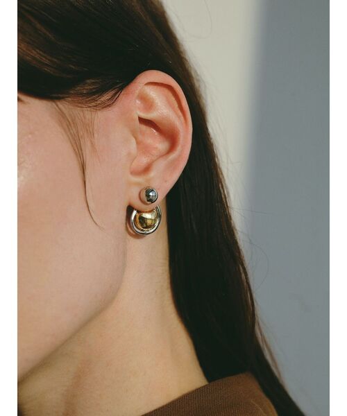 ELENDEEK(エレンディーク)の「ニュアンスメタルマルチピアス(ピアス(両耳用)・レディース・シルバー/ゴールド・FREE)」の8枚目の写真