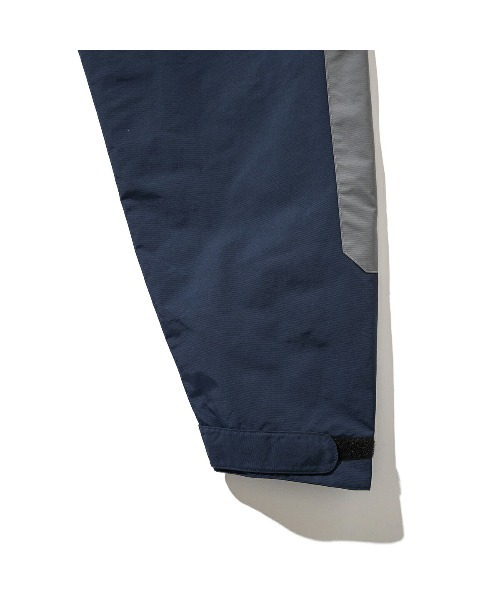 Kinetics(キネティクス)の「FLATLUX Sierra Designs x FLATLUX - Fabric Jacket (フラットラックス シエラデザイン x フラットラックス - ファブリック ジャケット)(マウンテンパーカー・メンズ・グレー・MEDIUM/X-LARGE)」の8枚目の写真