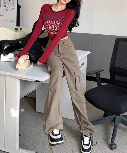 NANEA（ナネア）の「ヴィンテージ風ロゴプリントクロップドリンガーTシャツ（Tシャツ/カットソー・レディース・ベージュ/レッド・SMALL/MEDIUM/LARGE）」の15枚目の写真