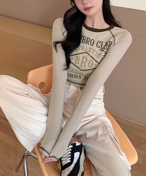 NANEA（ナネア）の「ヴィンテージ風ロゴプリントクロップドリンガーTシャツ（Tシャツ/カットソー・レディース・ベージュ/レッド・SMALL/MEDIUM/LARGE）」の8枚目の写真