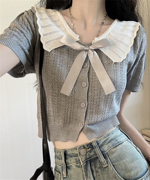 AsheKsha(アシクシャ)の「【新作】カットアウト・ラペル・ニット・ショートトップ(Tシャツ/カットソー・レディース・ブラック/グレー/ベージュ・F)」の2枚目の写真