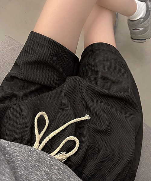 2ly2(トゥーリートゥー)の「ゆるだぼスウェットショートパンツ(その他パンツ・レディース・グレー/ブラック/ベージュ/ブラウン・FREE)」の13枚目の写真
