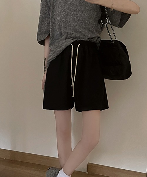 2ly2(トゥーリートゥー)の「ゆるだぼスウェットショートパンツ(その他パンツ・レディース・グレー/ブラック/ベージュ/ブラウン・FREE)」の11枚目の写真