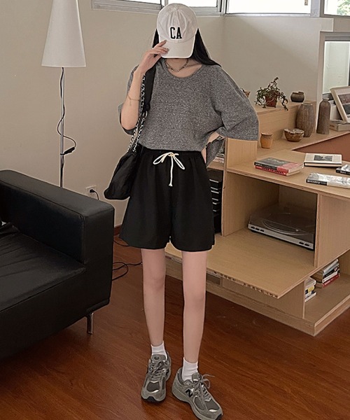 2ly2(トゥーリートゥー)の「ゆるだぼスウェットショートパンツ(その他パンツ・レディース・グレー/ブラック/ベージュ/ブラウン・FREE)」の10枚目の写真