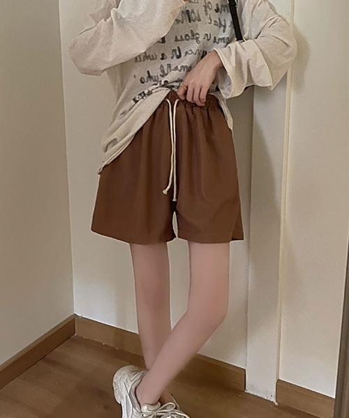 2ly2(トゥーリートゥー)の「ゆるだぼスウェットショートパンツ(その他パンツ・レディース・グレー/ブラック/ベージュ/ブラウン・FREE)」の5枚目の写真