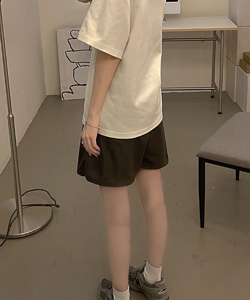 2ly2(トゥーリートゥー)の「ゆるだぼスウェットショートパンツ(その他パンツ・レディース・グレー/ブラック/ベージュ/ブラウン・FREE)」の7枚目の写真