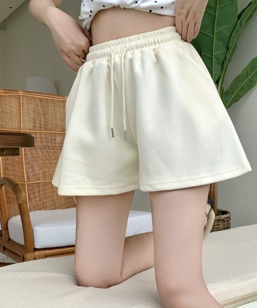 Teem Store(チームストア)の「スウェットフレアショートパンツ(スウェットパンツ・レディース・アイボリー/ブラック/グレー・S/M)」の2枚目の写真