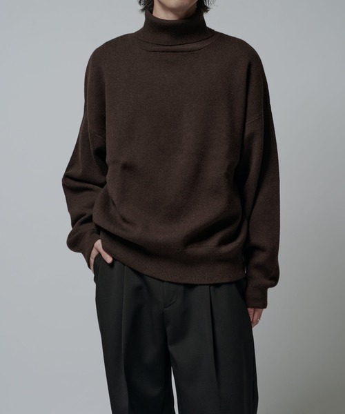 Lui's（ルイス）の「ウォッシャブルBIGニットタートル（ニット/セーター・メンズ・ブラウン/ホワイト/チャコールグレー/ブラック・FREE）」の4枚目の写真