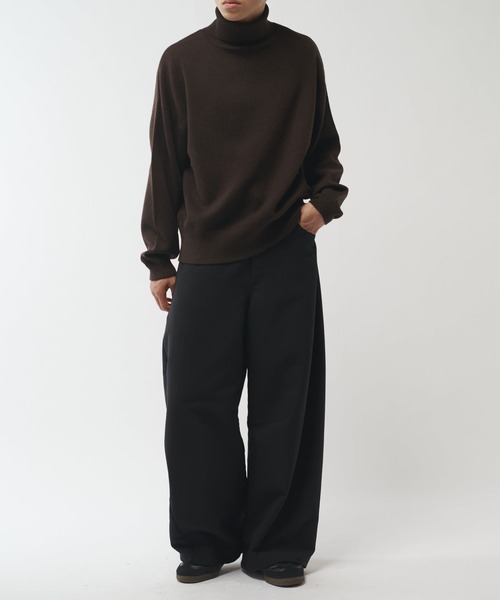 Lui's（ルイス）の「ウォッシャブルBIGニットタートル（ニット/セーター・メンズ・ブラウン/ホワイト/チャコールグレー/ブラック・FREE）」の11枚目の写真