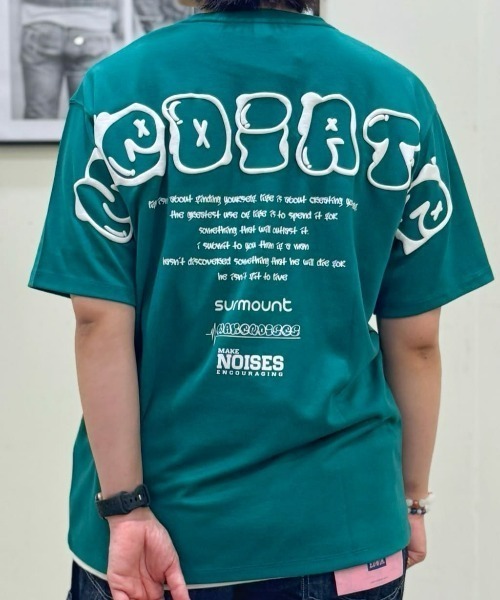 Right-on(ライトオン)の「Other(ソノタ)【メンズ】発砲バックプリントTシャツ(Tシャツ/カットソー・メンズ・ブラック/ホワイト/グリーン・L/XL/M)」の3枚目の写真