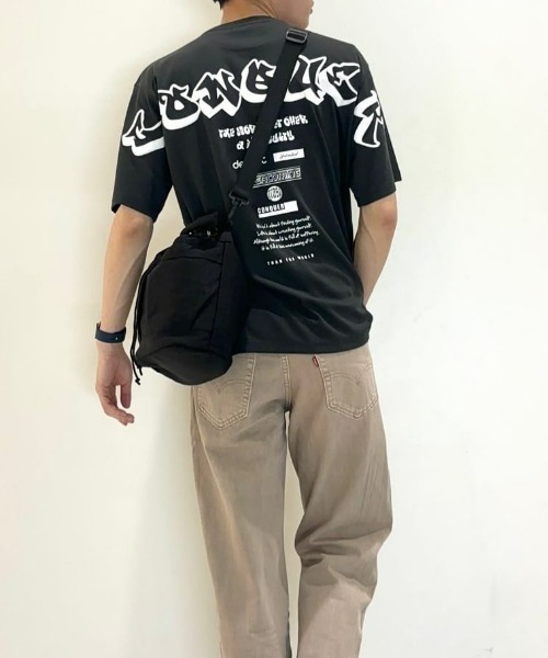 Right-on(ライトオン)の「Other(ソノタ)【メンズ】発砲バックプリントTシャツ(Tシャツ/カットソー・メンズ・ブラック/ホワイト/グリーン・L/XL/M)」の2枚目の写真