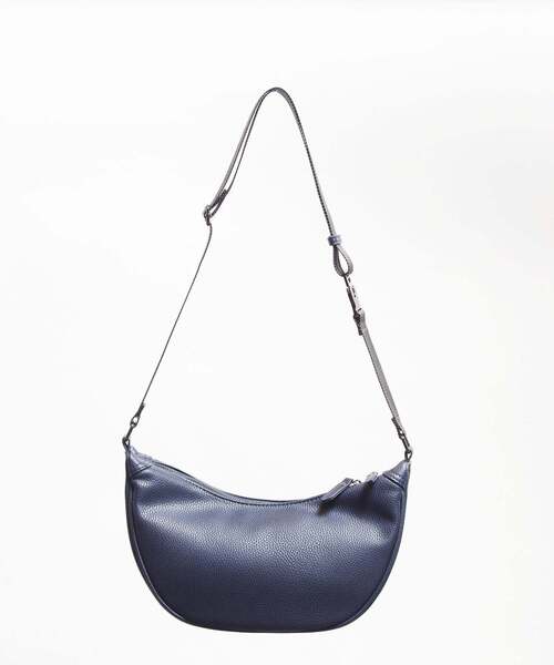 MEN'S MELROSE（メンズメルローズ）の「シュリンクフェイクレザー/ラウンドショルダーバッグ（ショルダーバッグ・メンズ・ブラック/ネイビー・9）」の3枚目の写真