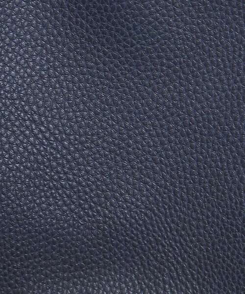 MEN'S MELROSE（メンズメルローズ）の「シュリンクフェイクレザー/ラウンドショルダーバッグ（ショルダーバッグ・メンズ・ブラック/ネイビー・9）」の9枚目の写真