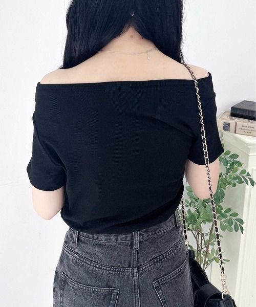 INGNI(イング)の「ドレープオフショルリブトップス(Tシャツ/カットソー・レディース・ブラック/グレー/オフホワイト・M)」の10枚目の写真