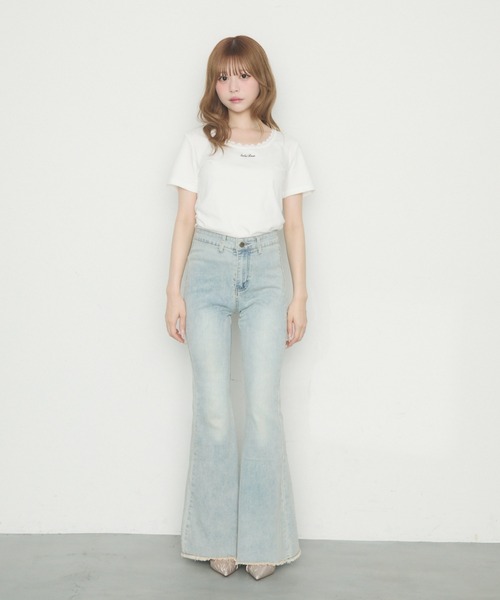 TITTY&CO.（ティティーアンドコー）の「バックリボンデニムパンツ（デニムパンツ・レディース・ホワイト/ブルー・MEDIUM/SMALL）」の3枚目の写真