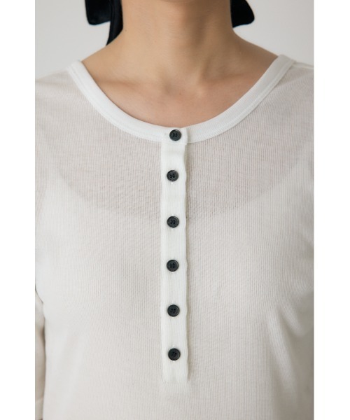 crie conforto(クリーコンフォルト)の「バックオープンヘンリーネックTシャツ 秋服 / 2WAY(Tシャツ/カットソー・レディース・パープル/アイボリー/ブラック/チャコールグレー/ブラウン・FREE)」の8枚目の写真