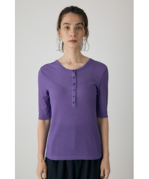 crie conforto(クリーコンフォルト)の「バックオープンヘンリーネックTシャツ 秋服 / 2WAY(Tシャツ/カットソー・レディース・パープル/アイボリー/ブラック/チャコールグレー/ブラウン・FREE)」の15枚目の写真