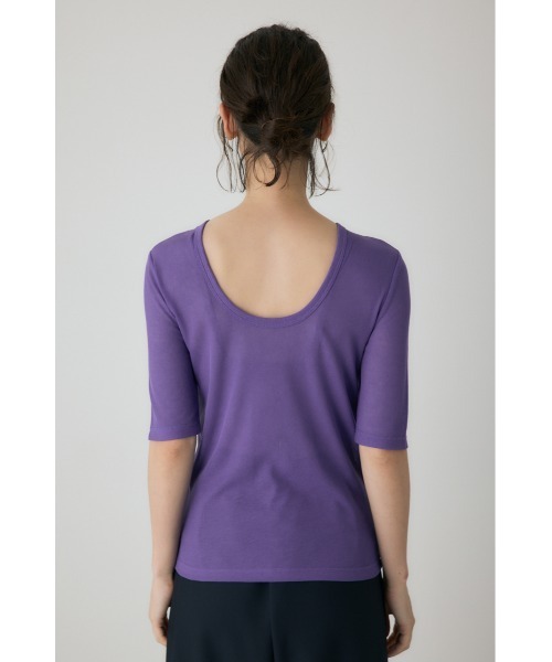 crie conforto(クリーコンフォルト)の「バックオープンヘンリーネックTシャツ 秋服 / 2WAY(Tシャツ/カットソー・レディース・パープル/アイボリー/ブラック/チャコールグレー/ブラウン・FREE)」の17枚目の写真