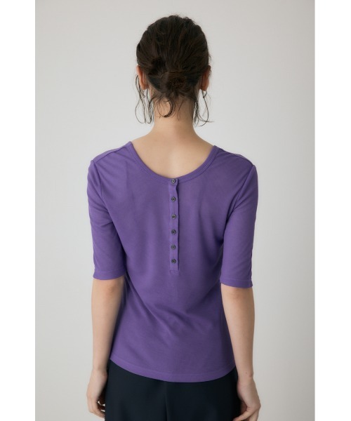 crie conforto(クリーコンフォルト)の「バックオープンヘンリーネックTシャツ 秋服 / 2WAY(Tシャツ/カットソー・レディース・パープル/アイボリー/ブラック/チャコールグレー/ブラウン・FREE)」の19枚目の写真