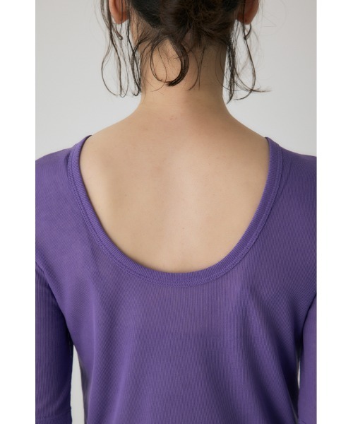 crie conforto(クリーコンフォルト)の「バックオープンヘンリーネックTシャツ 秋服 / 2WAY(Tシャツ/カットソー・レディース・パープル/アイボリー/ブラック/チャコールグレー/ブラウン・FREE)」の21枚目の写真