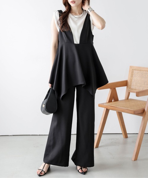 SUGAR BISKET（シュガービスケット）の「ドレープペプラムサロペット（サロペット/オーバーオール・レディース・ブラック/ネイビー/ベージュ/モカ・M/L）」の2枚目の写真