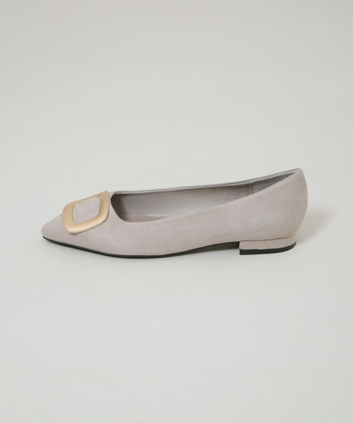 NANO universe（ナノユニバース）の「ポインテッドトゥバックルフラットパンプス（パンプス・レディース・グレー/ブラック・36/37/38）」の4枚目の写真