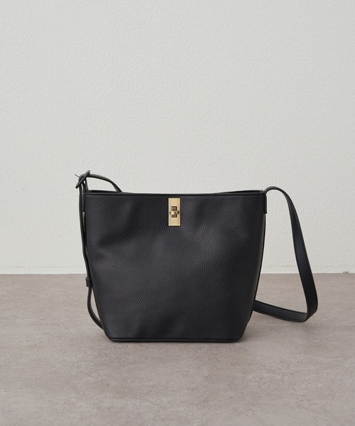 PUAL CE CIN（ピュアルセシン）の「フェイクレザーヴィンテージライクBAG（ショルダーバッグ・レディース・ブラック・FREE）」の6枚目の写真