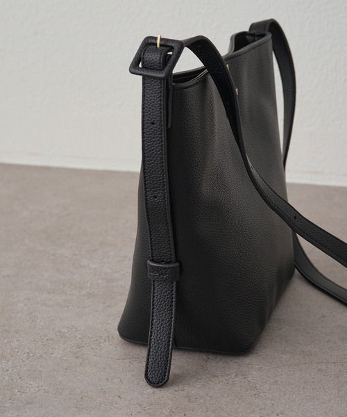 PUAL CE CIN（ピュアルセシン）の「フェイクレザーヴィンテージライクBAG（ショルダーバッグ・レディース・ブラック・FREE）」の9枚目の写真