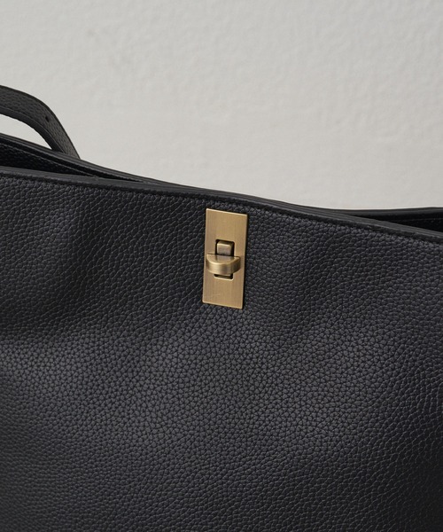 PUAL CE CIN（ピュアルセシン）の「フェイクレザーヴィンテージライクBAG（ショルダーバッグ・レディース・ブラック・FREE）」の10枚目の写真