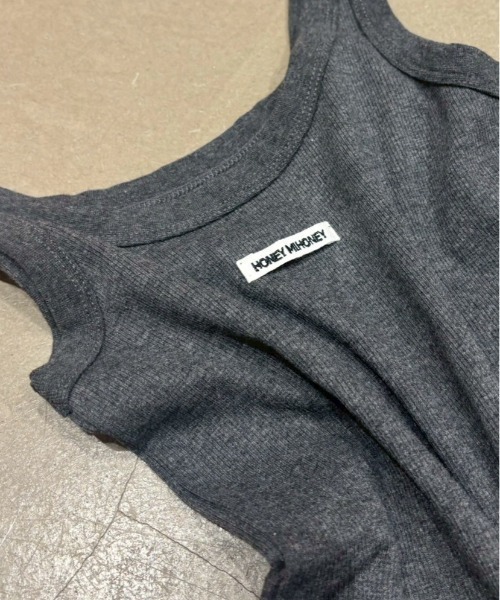 HONEY MI HONEY（ハニーミーハニー）の「logo name rib tank top（タンクトップ・レディース・アイボリー/ブラック/チャコールグレー・FREE）」の10枚目の写真