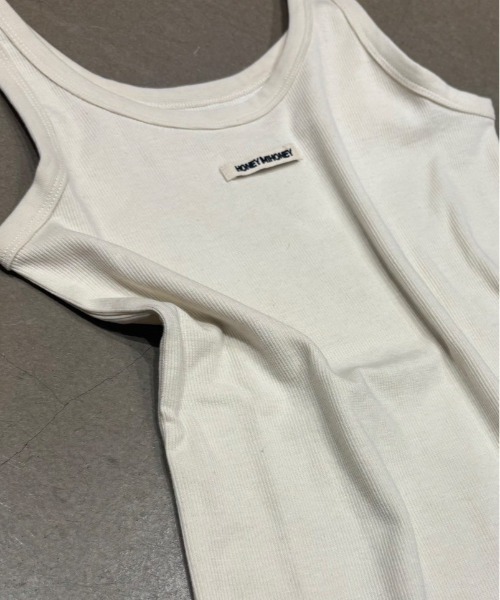 HONEY MI HONEY（ハニーミーハニー）の「logo name rib tank top（タンクトップ・レディース・アイボリー/ブラック/チャコールグレー・FREE）」の4枚目の写真