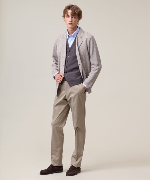 J.PRESS（ジェイプレス）の「重ねて映える洗練レイヤード【ストレッチ / イージーケア】【FLEX YARN】ハイゲージ ニットベスト（ベスト・メンズ・グレー系/ネイビー系・SMALL/MEDIUM/LARGE/X-LARGE）」の6枚目の写真