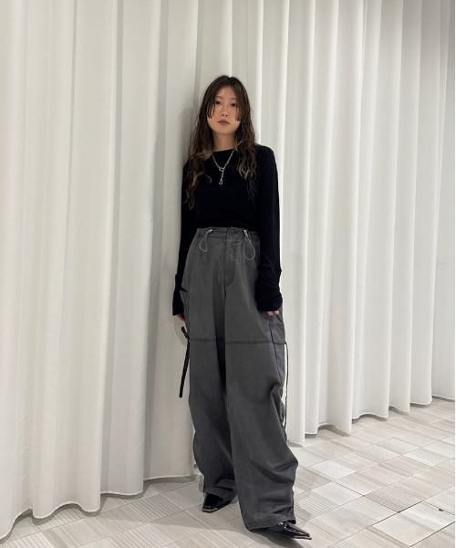 Ameri（アメリ）の「＜ZOZOTOWN限定＞TURN OVER DETAIL TOP（Tシャツ/カットソー・レディース・ホワイト/ブラック/ピンク・FREE）」の14枚目の写真