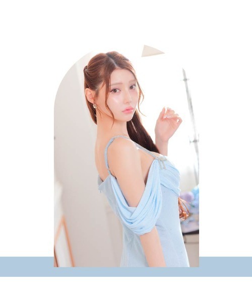 DAZZY(デイジー)の「ドレープ チュール ビジュー リボン キャミソール タイト ミニドレス(ドレス・レディース・ブルー・S/M/L)」の2枚目の写真