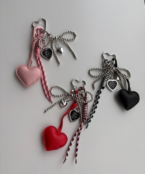 kutir(クティール)の「kutirlune/マルチデザインチャーム(キーホルダー・レディース・ブラック/ピンク/レッド・FREE)」の4枚目の写真