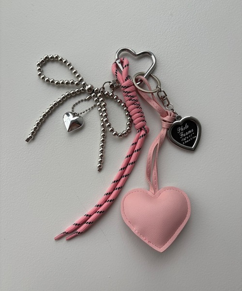 kutir(クティール)の「kutirlune/マルチデザインチャーム(キーホルダー・レディース・ブラック/ピンク/レッド・FREE)」の5枚目の写真