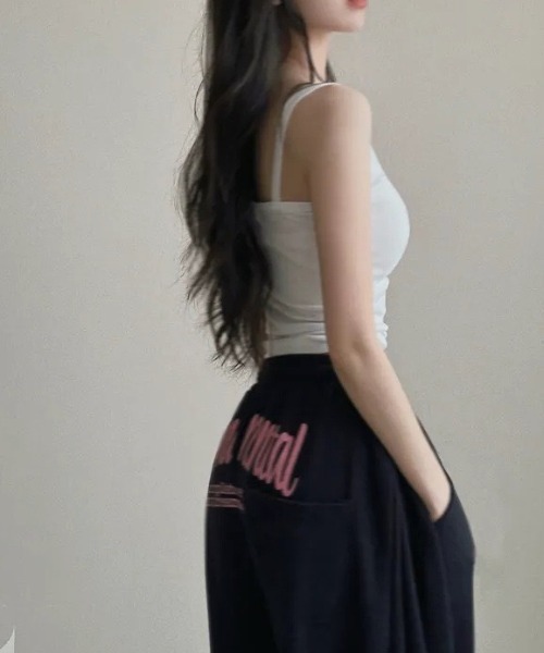 yuue' ( wear )(ユーイ)の「バックロゴスウェットワイドパンツ(スウェットパンツ・レディース・ネイビー/ブラック/グレー・FREE)」の16枚目の写真
