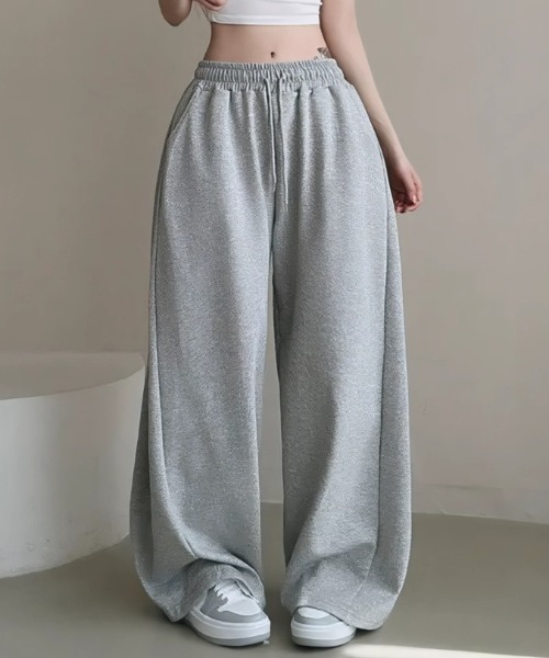 yuue' ( wear )(ユーイ)の「バックロゴスウェットワイドパンツ(スウェットパンツ・レディース・ネイビー/ブラック/グレー・FREE)」の11枚目の写真