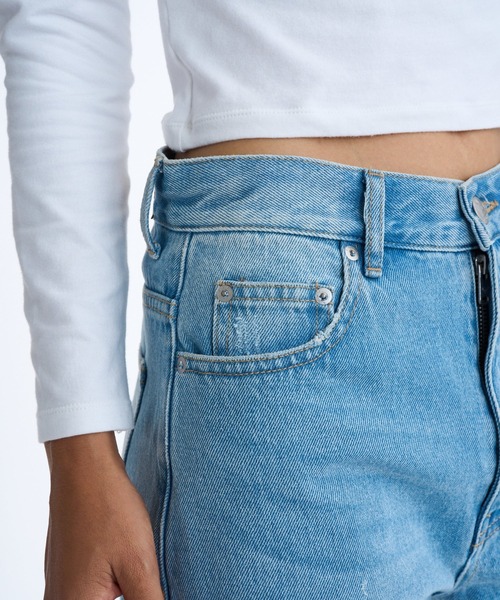 ROXY(ロキシー)の「MOOD /ロキシーバレルレッグハイウエストデニムパンツ(デニムパンツ・レディース・ブラック/ブルー・MEDIUM/LARGE/SMALL)」の10枚目の写真