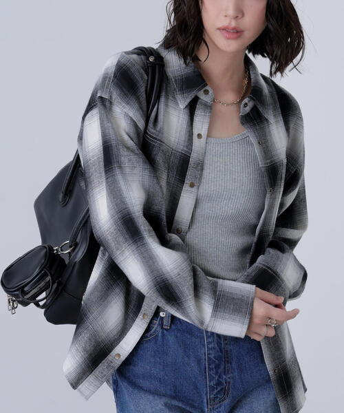 FREE'S MART（フリーズマート）の「◆ルーズシャツ（シャツ/ブラウス・レディース・ブラウン系その他/ベージュ/ブラック系その他・FREE）」の2枚目の写真