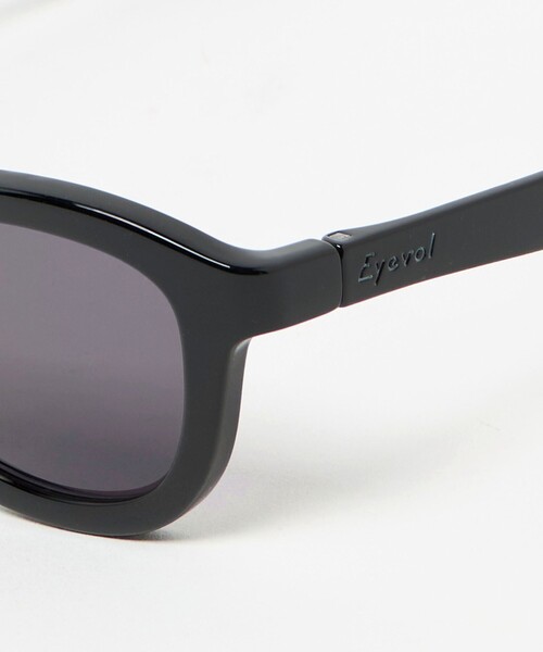 Eyevol(アイヴォル)の「<Eyevol>RYS3 50 BK-DG/サングラス(サングラス・メンズ・ブラック・FREE)」の4枚目の写真