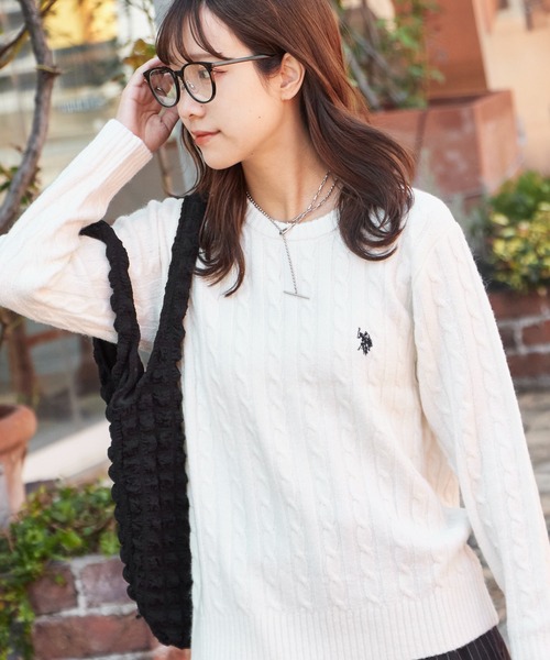 U.S. POLO ASSN.(ユーエスポロアッスン)の「U.S. POLO ASSN./ユーエスポロアッスン ウールクルーケーブルニット 冬服(ニット/セーター・レディース・チャコール/サックスブルー/アイボリー/ピンク/ベージュ・M/L)」の9枚目の写真