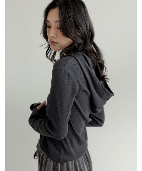 Re:EDIT（リエディ）の「[2025AW COLLECTION][汗じみ防止][UVカット]リブカットソーフーディートップス（パーカー・レディース・ブラック/チャコールグレー/ホワイト/ネイビー・MEDIUM/LARGE）」の14枚目の写真