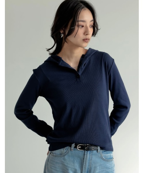 Re:EDIT（リエディ）の「[2025AW COLLECTION][汗じみ防止][UVカット]リブカットソーフーディートップス（パーカー・レディース・ブラック/チャコールグレー/ホワイト/ネイビー・MEDIUM/LARGE）」の18枚目の写真