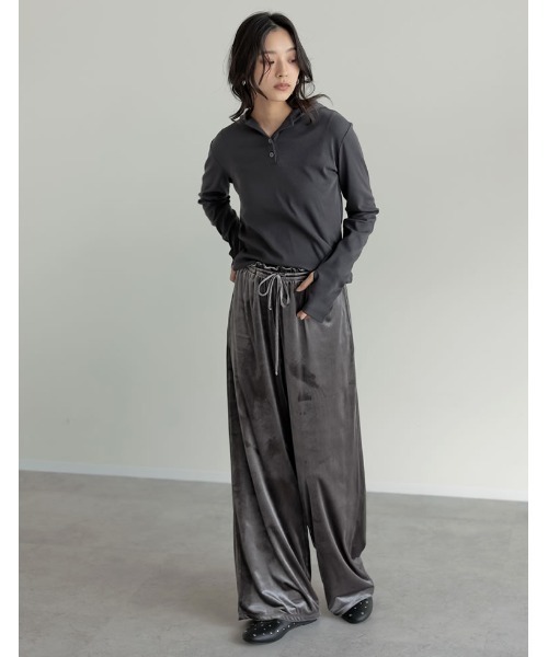 Re:EDIT（リエディ）の「[2025AW COLLECTION][汗じみ防止][UVカット]リブカットソーフーディートップス（パーカー・レディース・ブラック/チャコールグレー/ホワイト/ネイビー・MEDIUM/LARGE）」の15枚目の写真