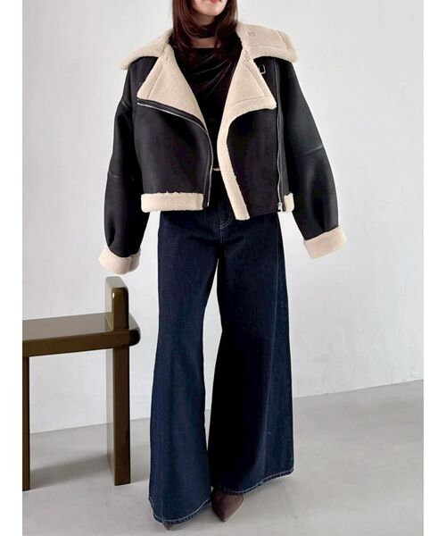 dazzlin(ダズリン)の「スイッチングワイドデニムパンツ(デニムパンツ・レディース・ライトブルー/インディゴブルー・SMALL/MEDIUM)」の7枚目の写真