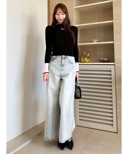 dazzlin(ダズリン)の「スイッチングワイドデニムパンツ(デニムパンツ・レディース・ライトブルー/インディゴブルー・SMALL/MEDIUM)」の11枚目の写真
