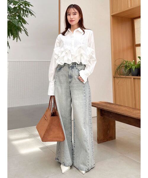 dazzlin(ダズリン)の「スイッチングワイドデニムパンツ(デニムパンツ・レディース・ライトブルー/インディゴブルー・SMALL/MEDIUM)」の14枚目の写真