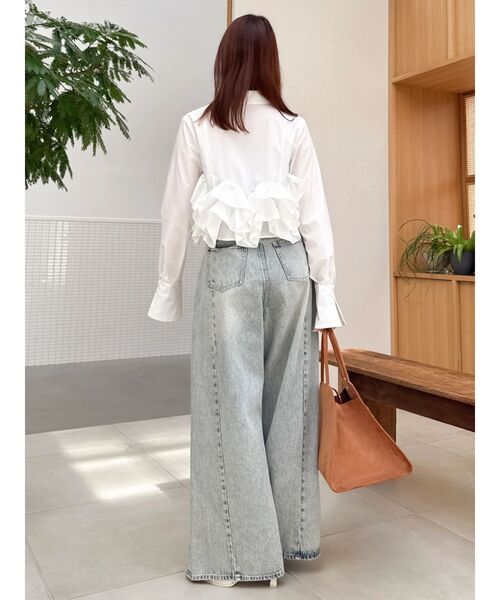 dazzlin(ダズリン)の「スイッチングワイドデニムパンツ(デニムパンツ・レディース・ライトブルー/インディゴブルー・SMALL/MEDIUM)」の15枚目の写真